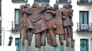 Monumento que recuerda en Madrid a los abogados asesinados.