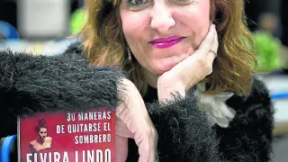 Elvira Lindo, con su último libro.