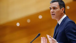 Sánchez acusa a PP y Ciudadanos de querer "derruir" la España autonómica
