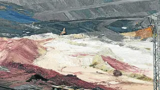 Mina a cielo abierto de carbón de Samca en Ariño.