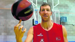 Fran Vázquez: "En Zaragoza hay una pasión increíble por el baloncesto"