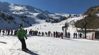 Esquiadores en la estación de esquí de Cerler el pasado 2 de enero.