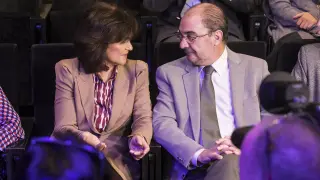 Carmen Calvo y Javier Lambán en la gala de los Premios por la Igualdad en Aragón.