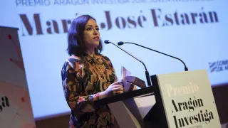 María José Estarán agradece el Premio Aragón Investiga sobre el escenario de Caixaforum