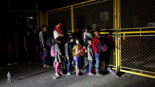 Los niños, de nuevo protagonistas involuntarios de la caravana migrante