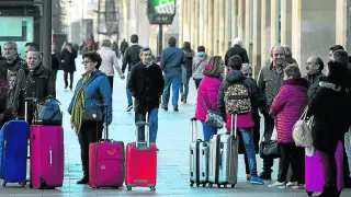 Turistas en Zaragoza durante el último puente de la Constitución. Oliver DucH