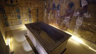 El interior de la cámara funeraria de Tutankamon.