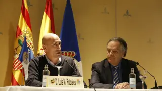 Luis Rubiales junto a Óscar Fle, este viernes en la rueda de prensa celebrada en el Hotel Palafox de Zaragoza.
