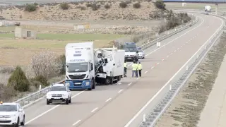Imagen de archivo de un accidente entre dos camiones en la Autovía Mudéjar.