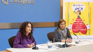 La concejal de Igualdad, Arantza Gracia, junto a la responsable de la Oficina de Transversalidad de Género, Pilar Maldonado.