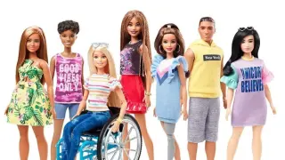 La Barbies en silla de ruedas y con prótesis son las novedades de la marca para este año.