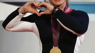 Lydia Valentín, contenta con su medalla de oro.