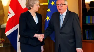 Juncker y May