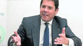 El empresario granadino Gerardo Cuerva, durante la entrevista, en la sede de Cepyme Aragón.