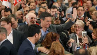 el PSOE lograría 37 diputados más, el PP perdería 76 y Ciudadanos ganaría 23.