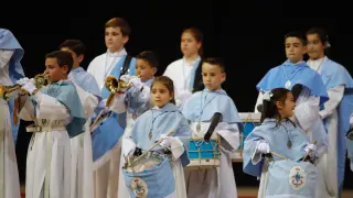 Exaltación infantil de los instrumentos de Semana Santa