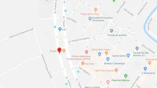El ciclista y el taxi han colisionado en la avenida de la Policía Local, en Torrero.