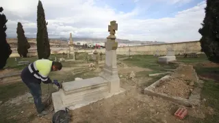 Imagen de archivo de las obras de rehabilitación del cementerio de Las Mártires de Huesca.