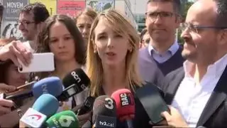 La candidata del PP por Barcelona se refiere a ellos como "niñatos totalitarios" y "pijos reaccionarios".