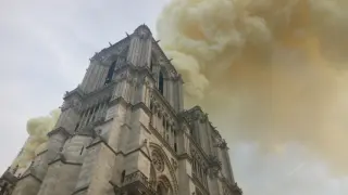 "Un terrible incendio está afectando a la catedral de Notre Dame", dice la alcaldesa de París