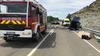 Una intervención de los bomberos del Alto Gállego en un accidente.