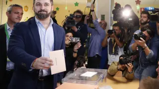 Santiago Abascal ha votado en un colegio de Madrid.