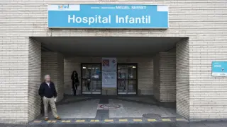 Fachada del Hospital Materno Infantil de Zaragoza, donde se trasladó a la niña.