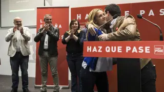 Los candidatos socialistas, anoche en la sede del PSOE-Aragón