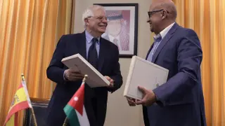El ministro Josep Borrell, en su visita a Jordania.
