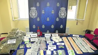 Una muestra del surtido de drogas hallado en poder de los tres detenidos en Zaragoza.