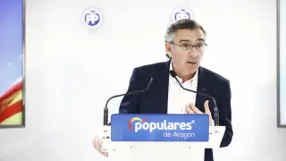 El presidente del PP, Luis María Beamonte, este sábado durante su comparecencia en la sede del PP.