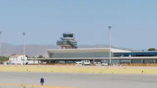 El hombre, de origen polaco, había entrado en la zona restringida de seguridad de la pista en el aeropuerto de Almería.