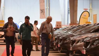 Numerosos visitantes han acudido este jueves a la primera jornada de Stock Car 2019.