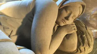 Escultura 'La siesta', del turolense Enrique Galcerá
