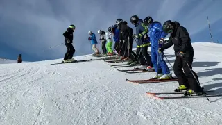 Las clases prácticas de esquí y snow se realizarán en las estaciones del grupo.