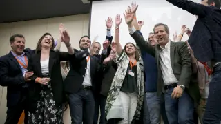 Los candidatos de Cs en Aragón celebrando los resultados de madrugada en el hotel Zentro de Zaragoza.