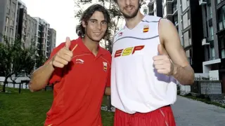 Rafa Nadal y Pau Gasol, dos amigos y mitos del deporte español.