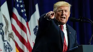 U.S. President Donald Trump speaks at a fundraiser in Des Moines, Iowa, June 11, 2019. REUTERS/Kevin Lamarque [[[REUTERS VOCENTO]]] USA-TRUMP/