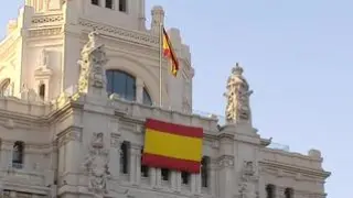 PP Y Ciudadanos ceden ante Vox y colocan una bandera de España en el Ayuntamiento de Madrid