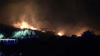 Imagen del incendio publicada en la cuenta de Twitter del Gobierno de Ceuta.