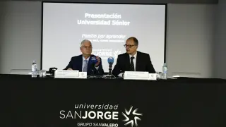 Ángel Garcés de Jalón y Carlos Pérez Caseiras, este martes, en la rueda de prensa de presentación de la Universidad Sénior de la San Jorge.