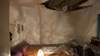 Derrumbe de un falso techo en un piso de La Magdalena, en Zaragoza