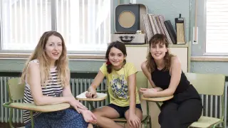Pilar Palomero, Andrea Fandos y Natalia de Molina en el rodaje de 'Las niñas' en Zaragoza