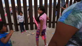Balancines que borran la frontera entre México y EE. UU.