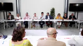 Pedro Sánchez se reúne con representantes de Teruel Existe y Soria Ya