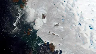 - (Greenland), 30/07/2019.- A handout photo made available by NASA Earth Observatory of a satellite image showing meltwater ponding in northwest Greenland near the ice sheet's edge, 30 July 2019 (issued 02 August 2019). In late July 2019, a major melting event spread across the Greenland Ice Sheet. Billions of tons of meltwater streamed into the Atlantic Ocean throughout the month, making a direct and immediate contribution to sea level rise. (Groenlandia) EFE/EPA/NASA EARTH OBSERVATORY HANDOUT HANDOUT EDITORIAL USE ONLY Warm weather brings major melting to Greenland