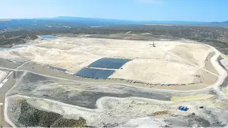 Ejecución de la primera fase de las obras de sellado del vertedero de Torrecilla, finalizadas en enero de 2016.