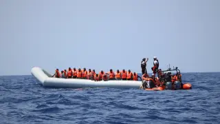 Off Sea (--), 10/08/2019.- A handout photo dated 10 August 2019 and made available by Doctors Without Borders (MSF) on 19 August 2019, showing rescue vessel Ocean Viking crew rescuing a group of migrants off the coast of Libya in the Mediterranean. The vessel, that has been at sea since 10 days, rescued a total of 356 migrants in three rescue missions. Over 500 refugees on two NGO vessels are still waiting to be allowed at land while Italy and Malta have denied them access to their harbors. (Italia, Libia) EFE/EPA/HANNAH WALLACE BOWMAN HANDOUT HANDOUT EDITORIAL USE ONLY/NO SALES NGO vessels rescue migrajts at Mediterranean