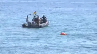 Los GEAS reflotan la bomba hallada en la playa de Barcelona y se preparan para detonarla