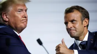 Trump junto a Macron durante la cumbre